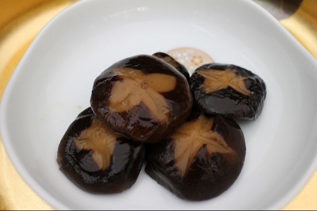 Frozen cooked mushroom with soy sauce